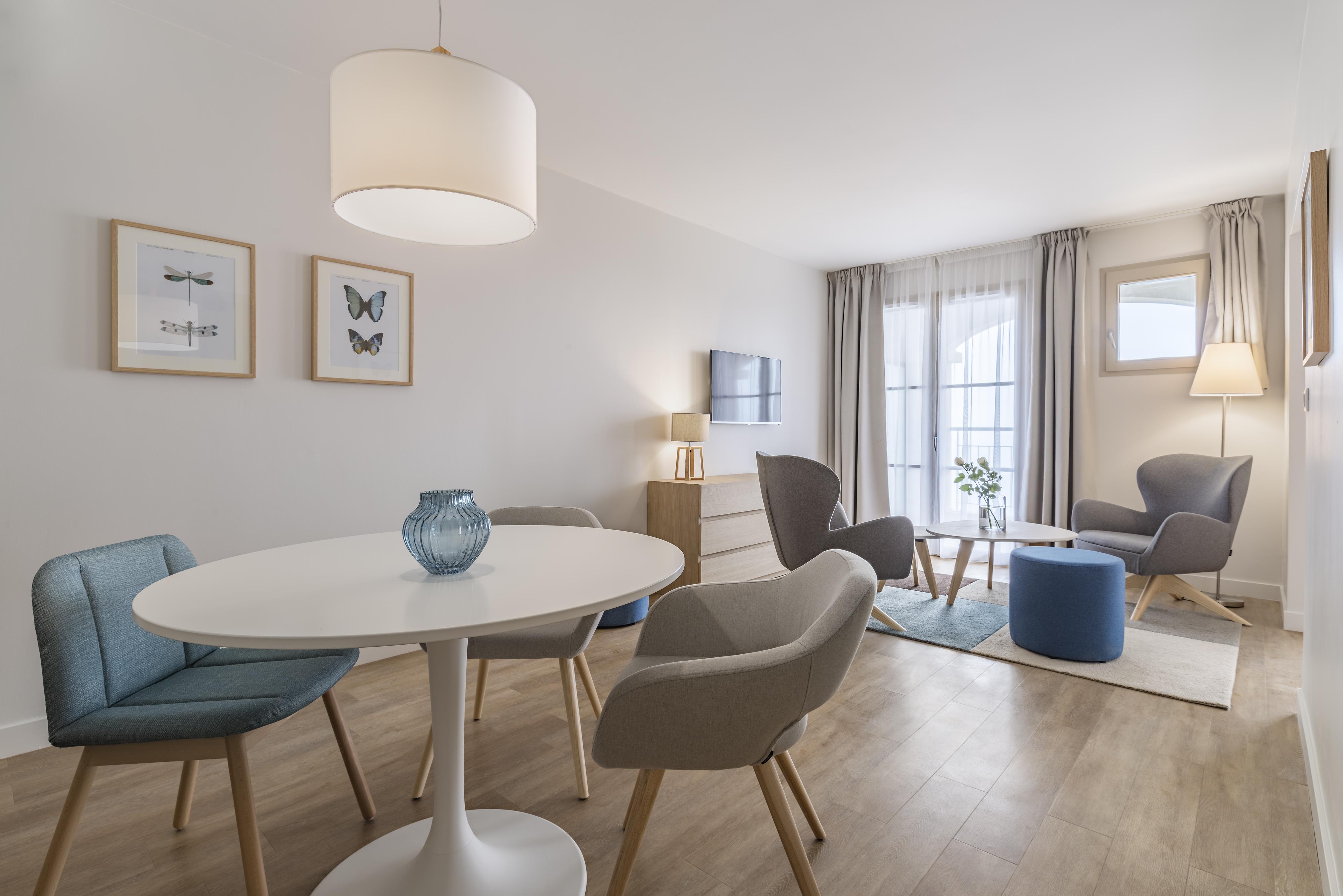 Hotel La Douce 4*