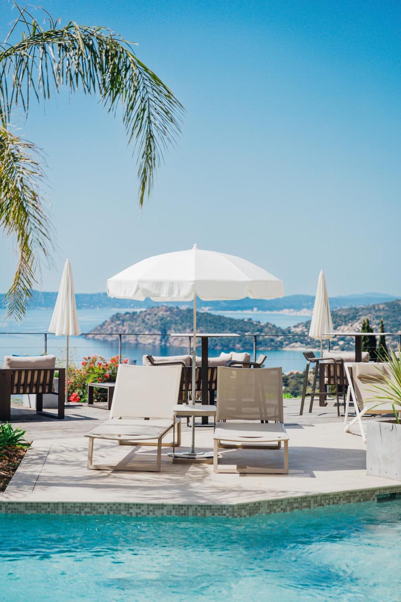 Hotel La Douce 4*